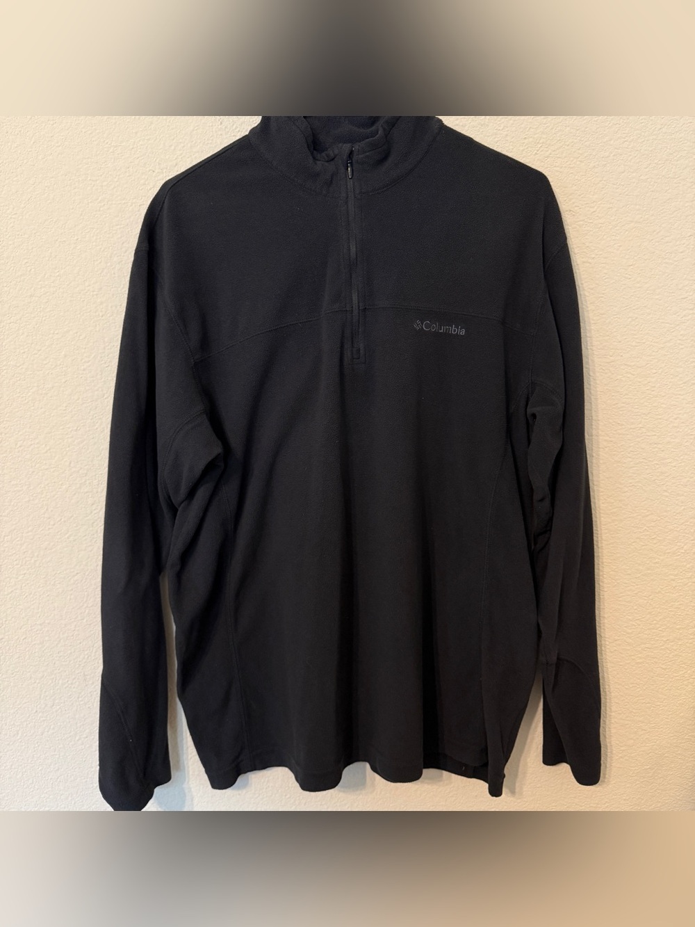 Columbia Men’s Black Quarter-Zip Fleece Pullover - L (Runs small)